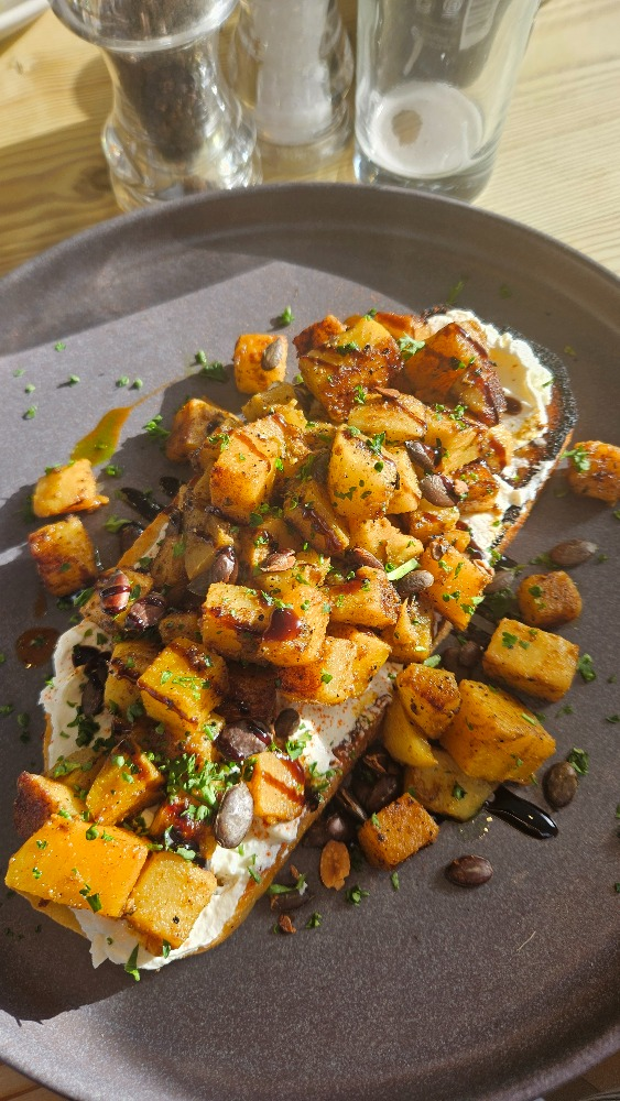 Musabaha toast with winter roots – 4th February